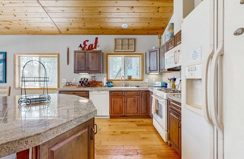 Soda Springs House | Forest Home with Fireplace, washer&dryer, and Mountain View