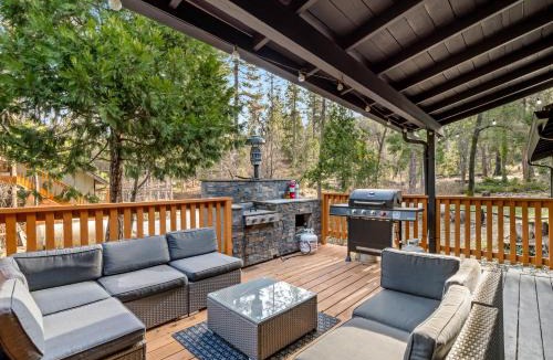 Oakhurst House | Forest Retreat that accommodates 29 people near Yosemite & Bass Lake
