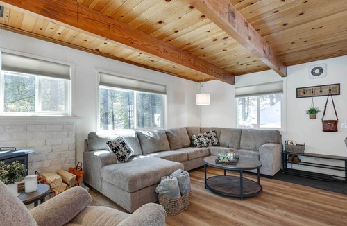Cold Springs Cottage | Forested Cold Springs Cabin w/Wood-burning Stove!
