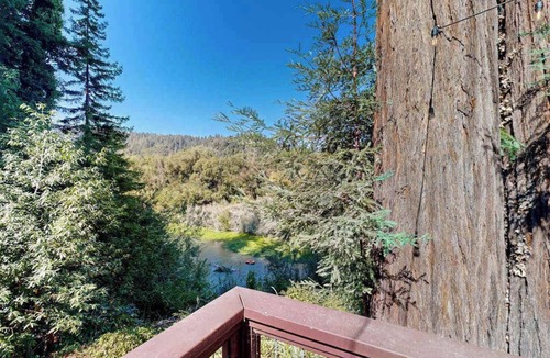 Forestville House | Forestville 3BR riverfront cabin with hot tub & redwood decks