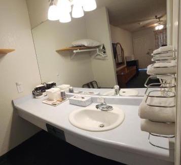 Fresno Hotel | Formosa Inn