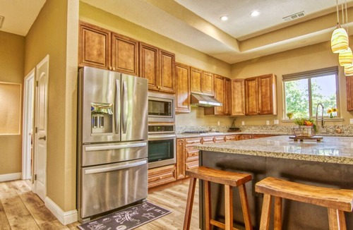 Groveland House | Fountain Fairway Lodge
