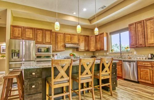 Groveland House | Fountain Fairway Lodge