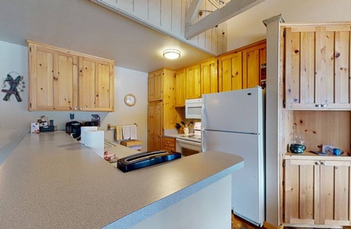 Mammoth Lakes Condo | Four Season Mammoth Escape - Seasons Four 194-Spacious 2 bedroom+Loft condo