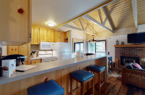 Mammoth Lakes Condo | Four Season Mammoth Escape - Seasons Four 194-Spacious 2 bedroom+Loft condo