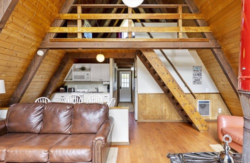 June Lake Cabin | Four Seasons Cabin 1 with enchanting forest views