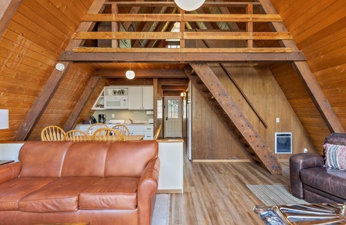 June Lake Cabin | Four Seasons Cabin 4