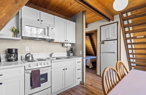 June Lake Cabin | Four Seasons Cabin 5
