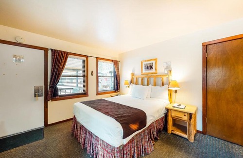 Tahoe Vista Hotel | Franciscan Lakeside Lodge Studio
