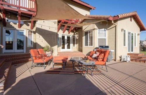 Shenandoah Valley House | Fraser Family Vineyard Estate Pet-Friendly Home
