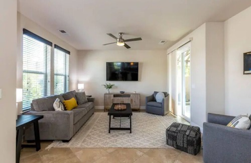 Clovis House | Fresno House| Garage| Copper Garden Retreat: 3/2!