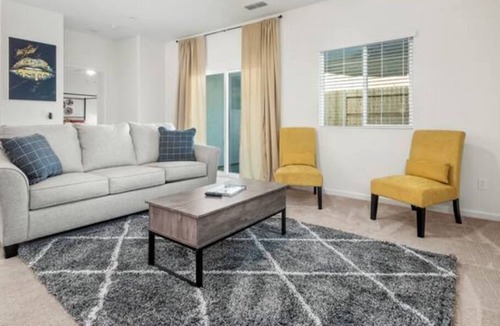 Roosevelt House | Fresno House| New-Build| 2 Car Garage| 3 Bed/2 Bath