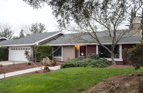 Raisin House | Fresno retreat with pool