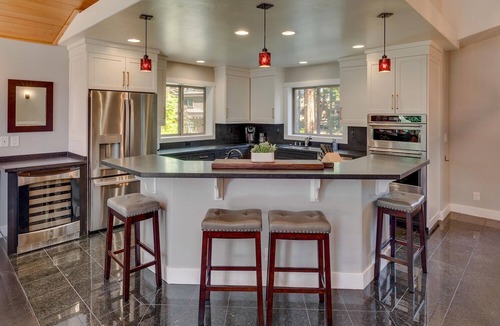 South Tahoe House | Front and Center - TLUXP