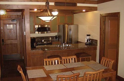 Incline Village Condo | Full access to Hyatt, Ski, Sandharbor, Burnt Beaches; 6 minute walk to the beach