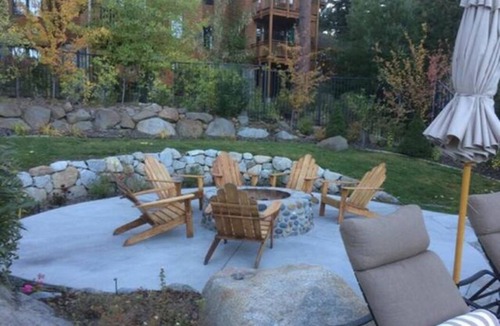 Incline Village Condo | Full access to Hyatt, Ski, Sandharbor, Burnt Beaches; 6 minute walk to the beach