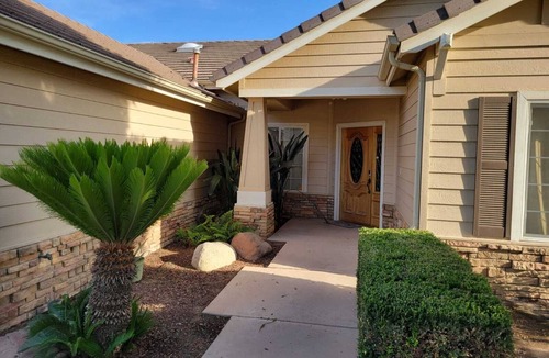 Southern Oaks House | Fully furnished 4BR House at safe classy SW Neighborhood up to 12 guests
