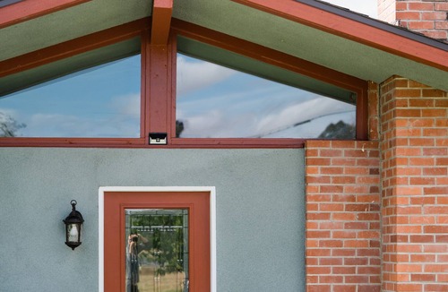 Raisin House | Fully Remodeled Country House with Large Yard, Near National Parks