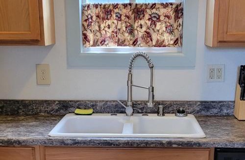 Lovelock House | Fully Renovated 1bdrm1ba House
