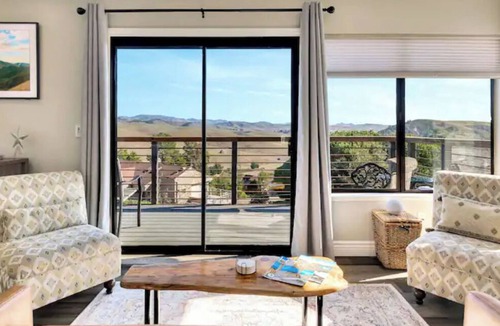 Lodge Hill House | Fully Renovated with Views of the Mountains and Spa!