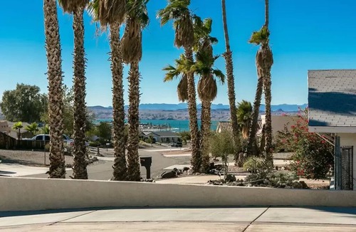 Lake Havasu City House | Fun Home with Pool & Outdoor Bar! Walking Distance to Lake & London Bridge!