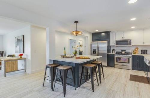 Hermosa Village House | Funtierland + Carnelian +wifi + Pool + Pet Friendly