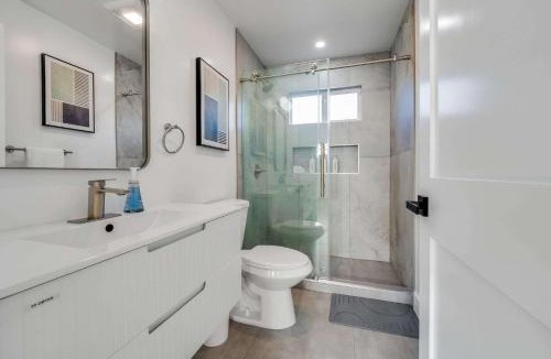 Sunnyvale West House | Furnished 1BR WiFi Parking Patio Desk
