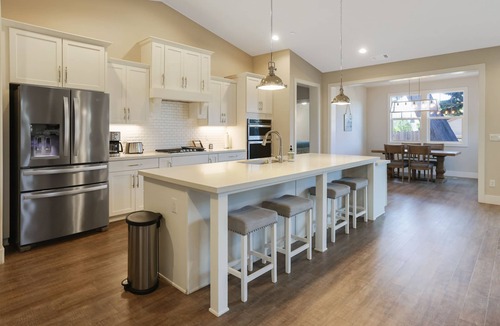 Arroyo Grande House | Furnished 2 bed, 1.5 bath, 2 car garage with EV charger all utilities included