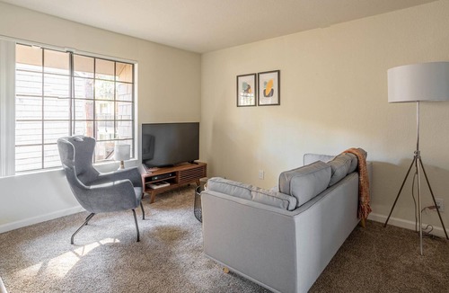 Walnut Creek Apartment | Furnished 2BR in Walnut Creek, Pool + Parking