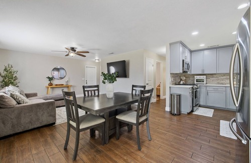 Visalia House | Furnished 3BR - Fast WiFi - Utilities Included - Insurance/Relocation Friendly