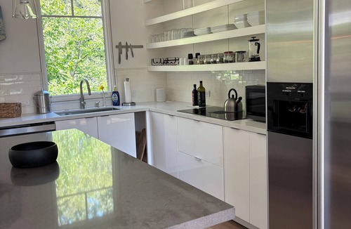 San Anselmo Apartment | Furnished Luxury Living in downtown San Anselmo