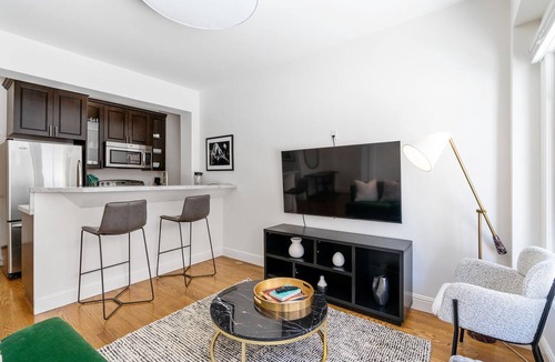 Financial District Apartment | Furnished Modern Rental Nob Hill FiDi: Studio/1BA Unit 1
