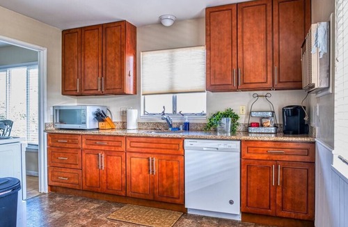 Walnut Creek House | G2G - 2 Min Walk To Downtown Walnut Creek |2BD 1BA