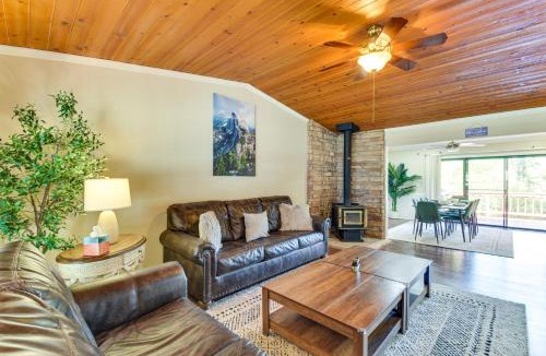 Groveland House | Game Room + Bar: Wooded Pine Mountain Lake Retreat