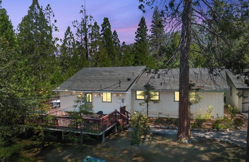 Oakhurst House | Game Room - Hot Tub - Fire Pit - 25 min 2 Yosemite EV Charger Level 2
