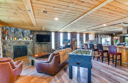 Stateline Condo | Game Room, Mtn Views! Unit 1 Mi to Heavenly Resort