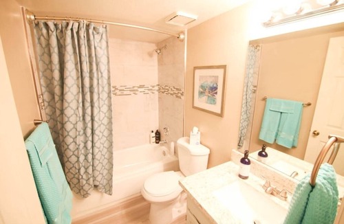 Chinatown Condo | Gannet ·- Adorable Condo By Strip- Restaurants,Shopping