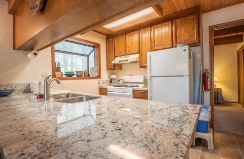 Arnold Ski Chalet | Garber Kiowa Retreat - Near Lakes & Rivers