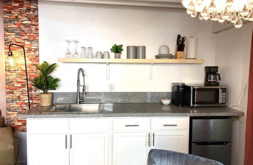 Gardena Cottage | Garden Suite in Gardena - 10 min to Beach and LAX