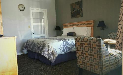 Pinedale Hotel | Garden View Inn