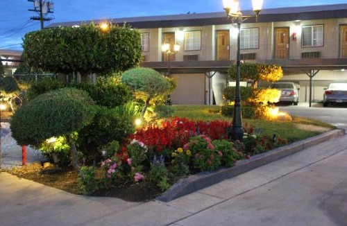 Pinedale Hotel | Garden View Inn