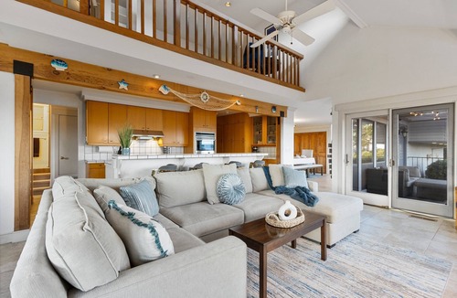 Country Club House | Gated 6BD Retreat: Bay Views,HotTub,Theater,Games