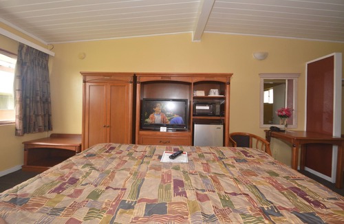 Red Bluff Hotel | Gateway Inn
