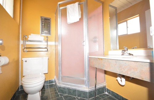 Red Bluff Hotel | Gateway Inn