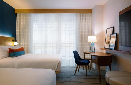 Lincoln Acres Hotel | Gaylord Pacific Resort & Convention Center