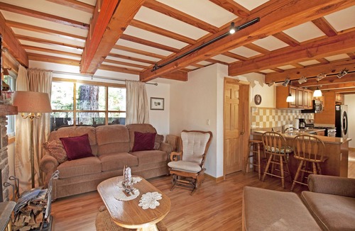 Sunnyside Cabin | Gelber's Cabin - 3 bedroom, 2.5 bath-Cozy Retreat Among the Pines