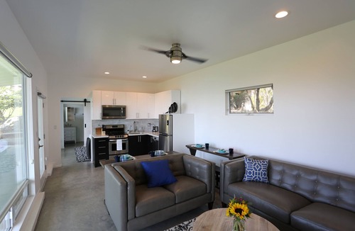 Malibu House | Getaway to Malibu-Peaceful-Ocean view-Close to amenities-Beach-Hike-Bike-Relax