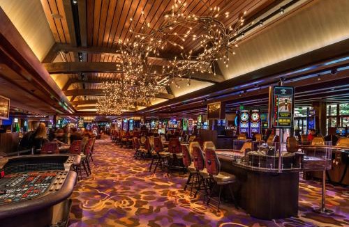 Stateline Hotel | Golden Nugget Lake Tahoe