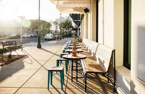 Merced Hotel | Golden Warmth - Boutique Experience Near Lake Yosemite | Historic Stay