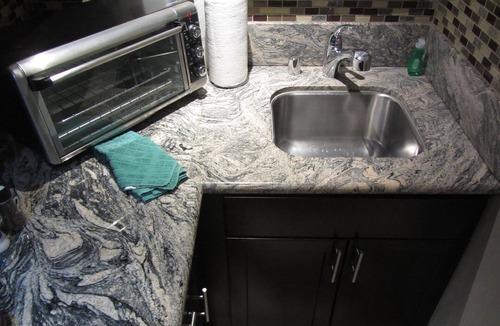 Lakeside Park Cabin | Gondola Lodge 1 BR 2 BA 1nt min with jetted tub
